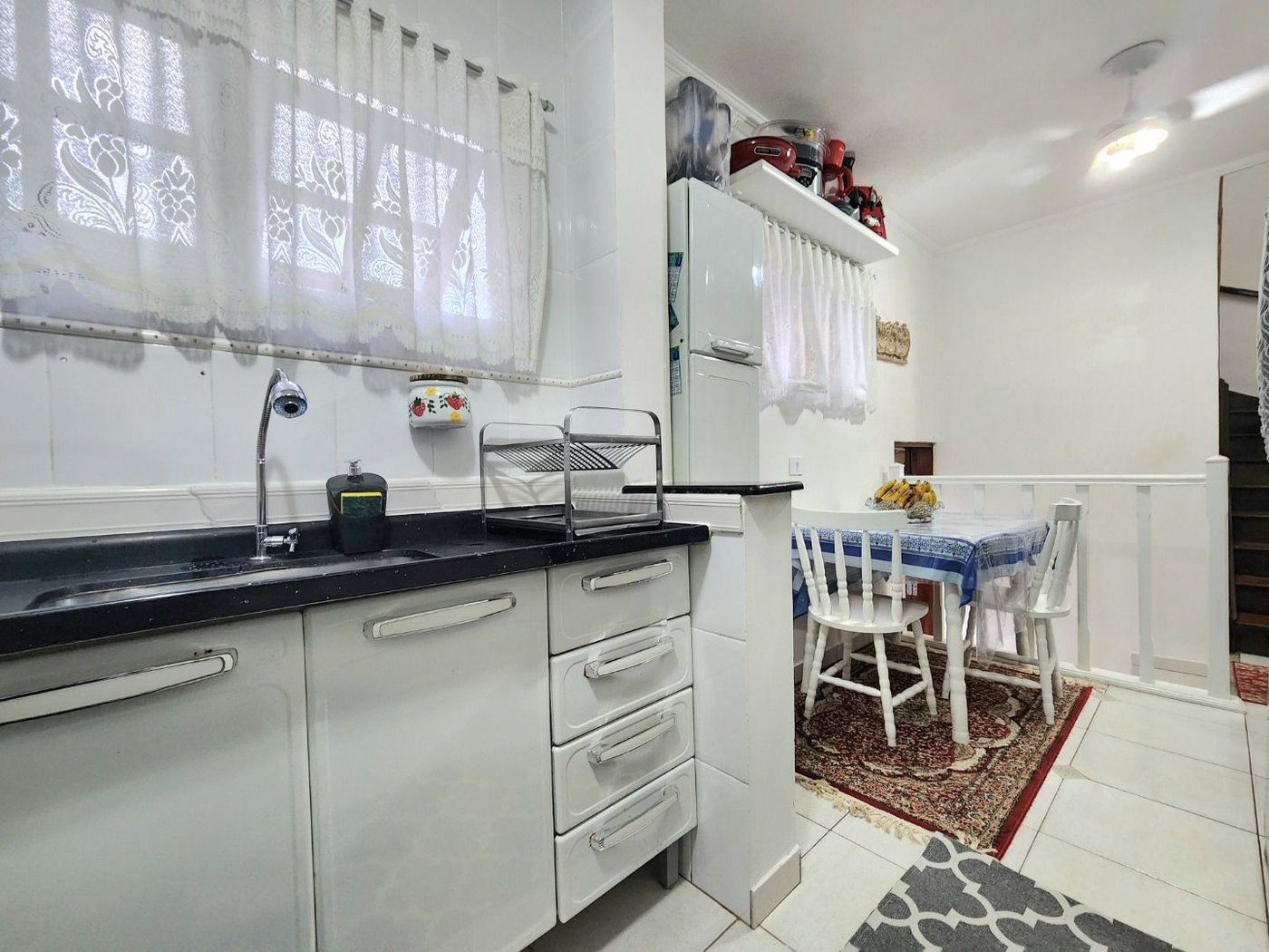 Casa próximo da praia com 3 dormitórios à venda, 128 m² por R$ 1.300.000 - Pompéia - Santos/SP