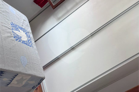 Sobrado à venda com 5 quartos, sendo 2 suítes,  em Jardim da Granja, São José dos Campos, SP