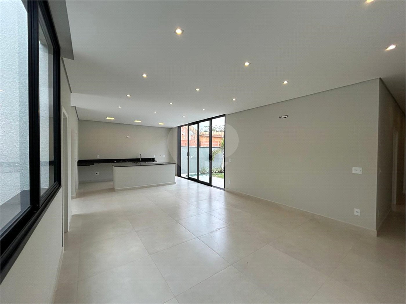 Casa à venda com 3 suítes no condomínio Helena Maria, Sorocaba - SP