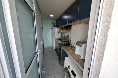 Apartamento à venda com 2 quartos em Vila Carmosina, São Paulo, SP