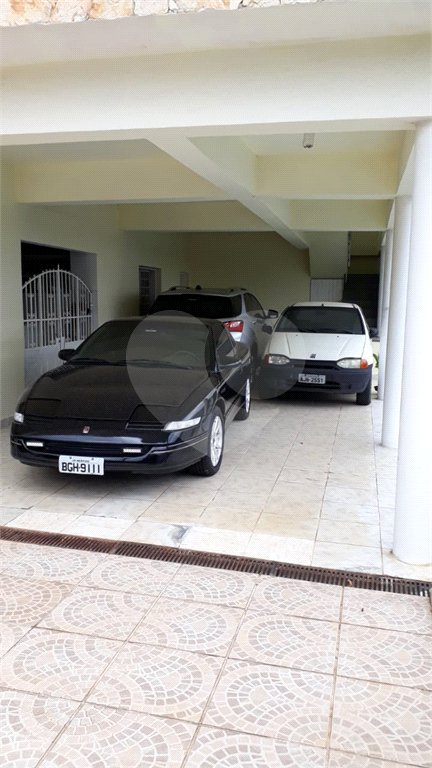 Casa à venda com 3 suítes no condomínio Gleba II, Mairiporã - SP