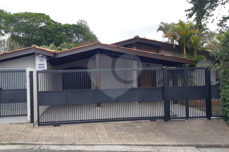 Casa à venda com 3 quartos, sendo 1 suíte, em Vila Santista, Atibaia, SP