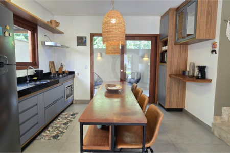 Casa à venda com 3 quartos, sendo 1 suíte, no Centro / Arraial D'ajuda, Porto Seguro, BA