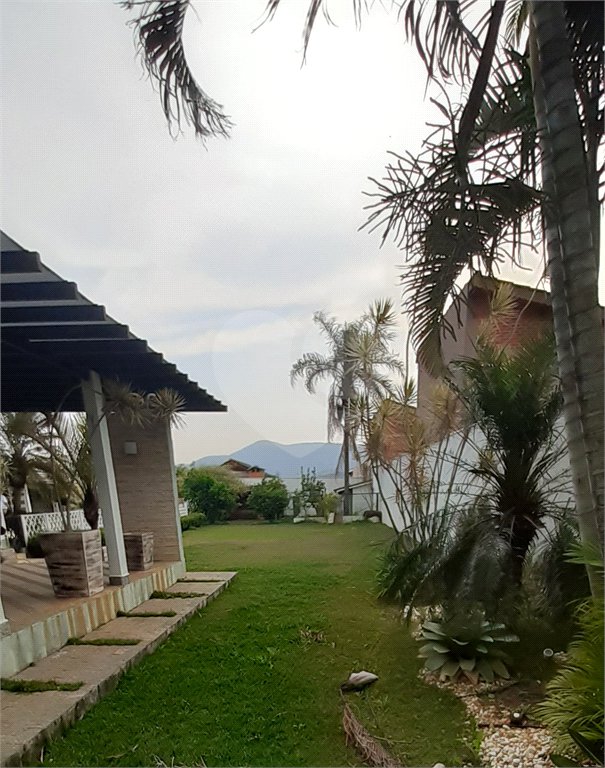 Casa à venda com 5 quartos, sendo 1 suíte, no Centro, Bom Jesus dos Perdões, SP