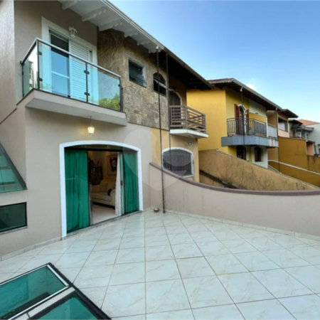 Sobrado à venda com 3 quartos, sendo 1 suíte, em Jardim Pinheiros, São Paulo, SP