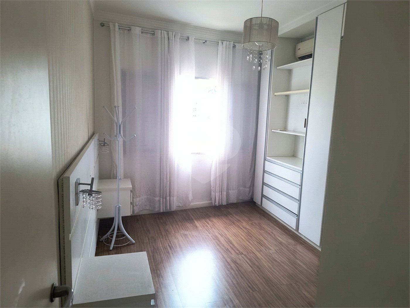 Sobrado à venda com 3 quartos, sendo 1 suíte,  em Vila Palmeiras, São Paulo, SP