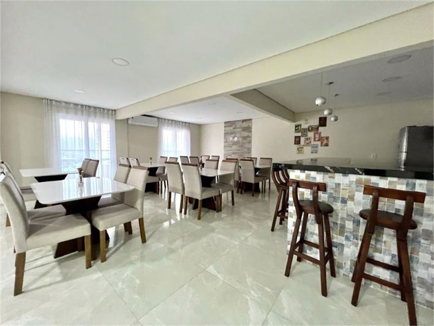 Apartamento Residencial à venda, Vila Guilhermina, Praia Grande - AP1374.
