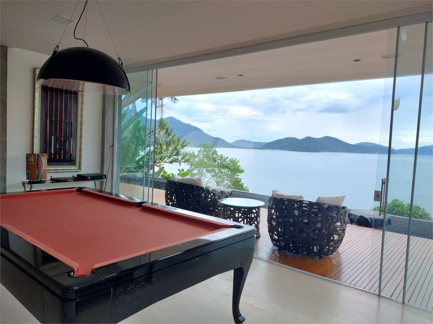 Casa à venda com 4 suítes em Praia Vermelha, Ubatuba, SP