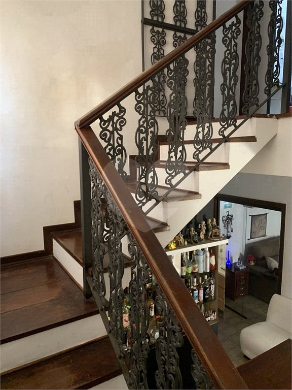 Sobrado à venda com 4 quartos, sendo 3 suítes,  em Jardim Alvinópolis, Atibaia, SP