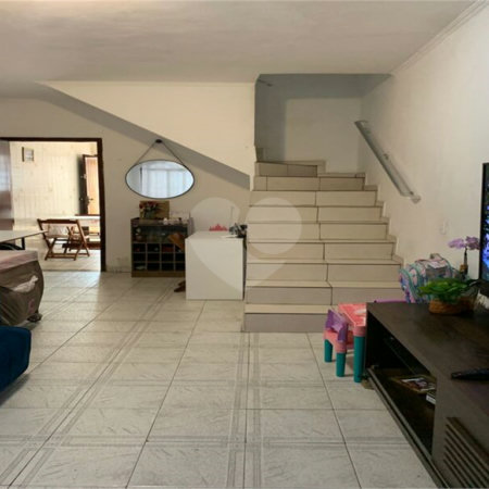 Sobrado à venda com 2 quartos em Vila Nivi, São Paulo, SP