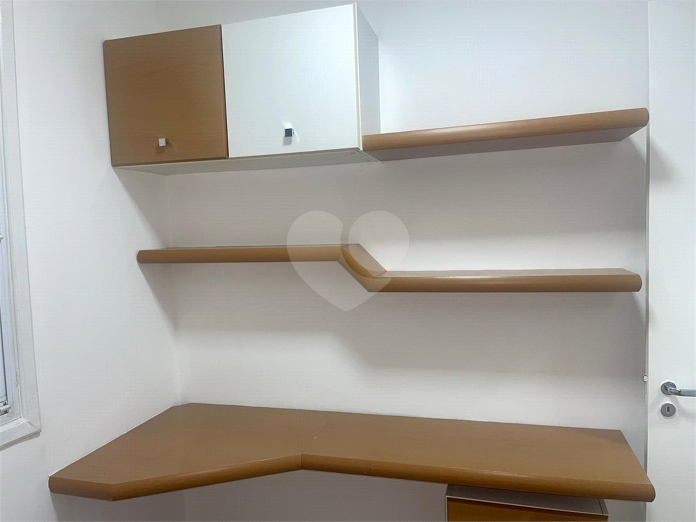 Casa à venda com 3 quartos, sendo 1 suíte,  no condomínio Vilagio Viccino, São Paulo - SP