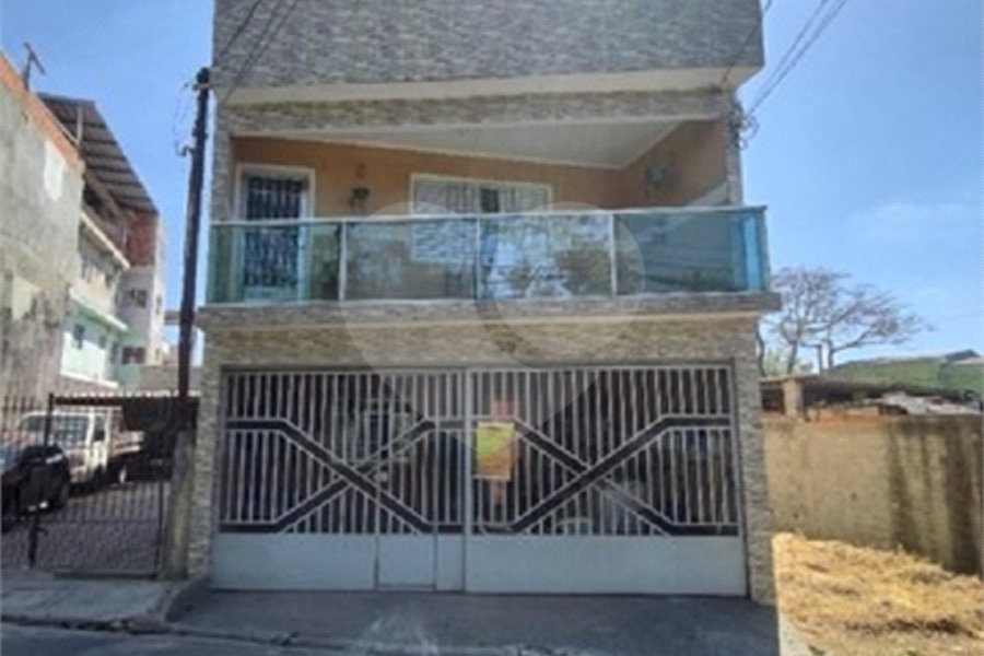 Sobrado à venda com 3 quartos em Tremembé, São Paulo, SP