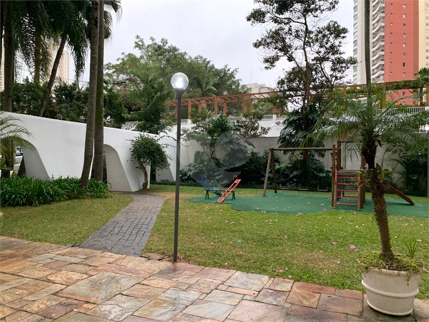 Apartamento à venda com 3 quartos, sendo 1 suíte,  em Jardim Marajoara, São Paulo, SP