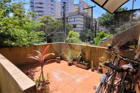 Sobrado à venda com 3 quartos em Sumaré, São Paulo, SP