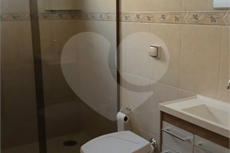 Casa em condomínio para alugar com 3 quartos, sendo 1 suíte, em Vila Petrópolis, Atibaia, SP