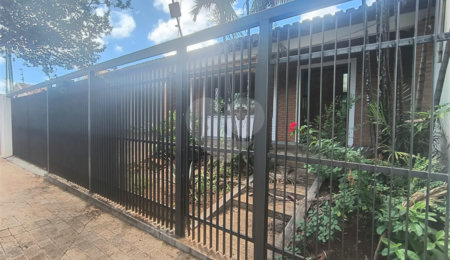 Casa à venda com 3 quartos, sendo 1 suíte,  em Vila Santana, Araraquara, SP