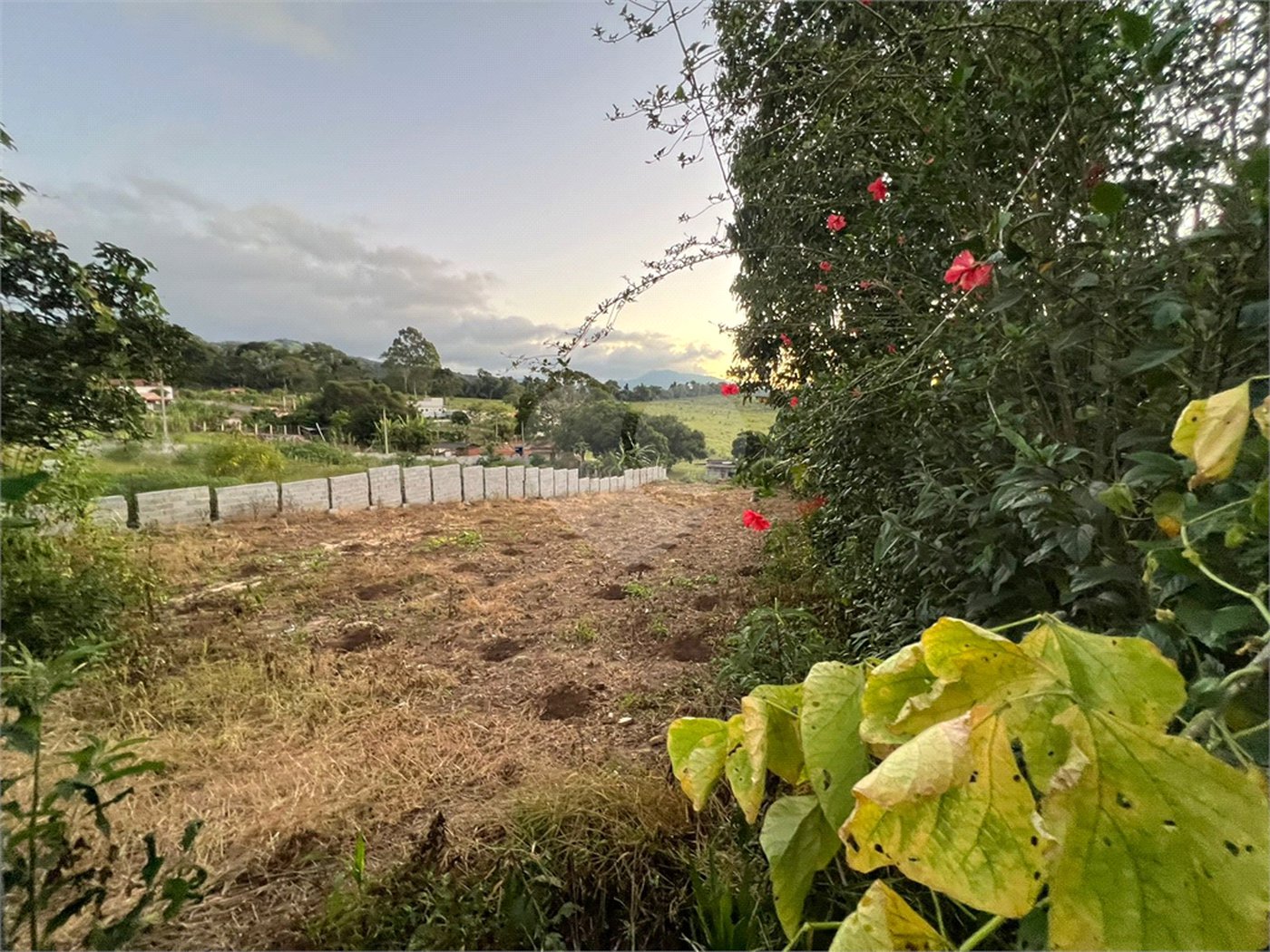 Terreno à venda no Centro, Paraibuna, SP