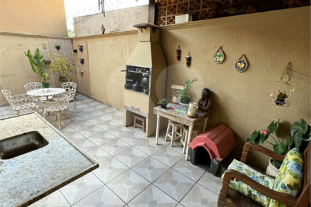 Sobrado à venda com 4 quartos, sendo 2 suítes,  em Nova Cerejeira, Atibaia, SP