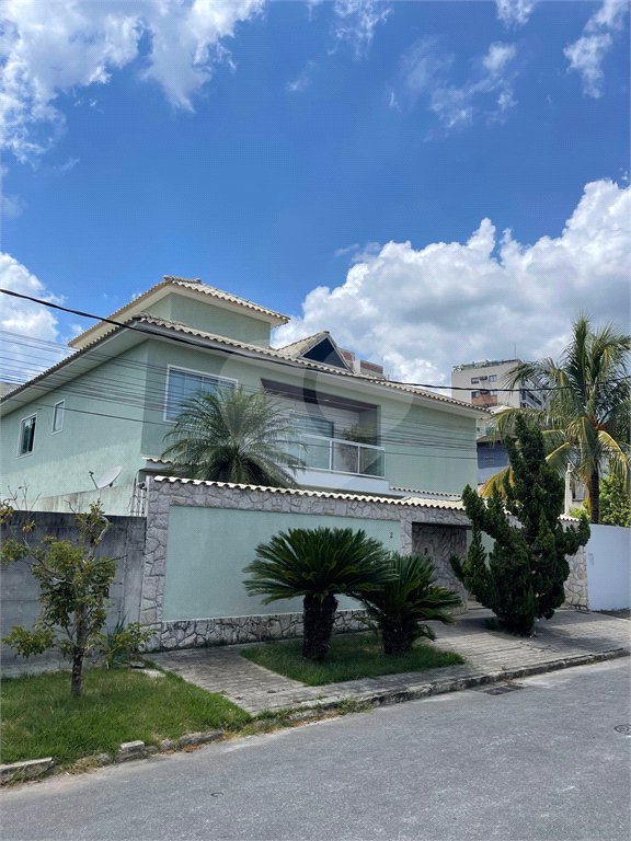 Casa à venda com 5 quartos, sendo 1 suíte, no condomínio Residencial Green Ville, Rio de Janeiro - RJ