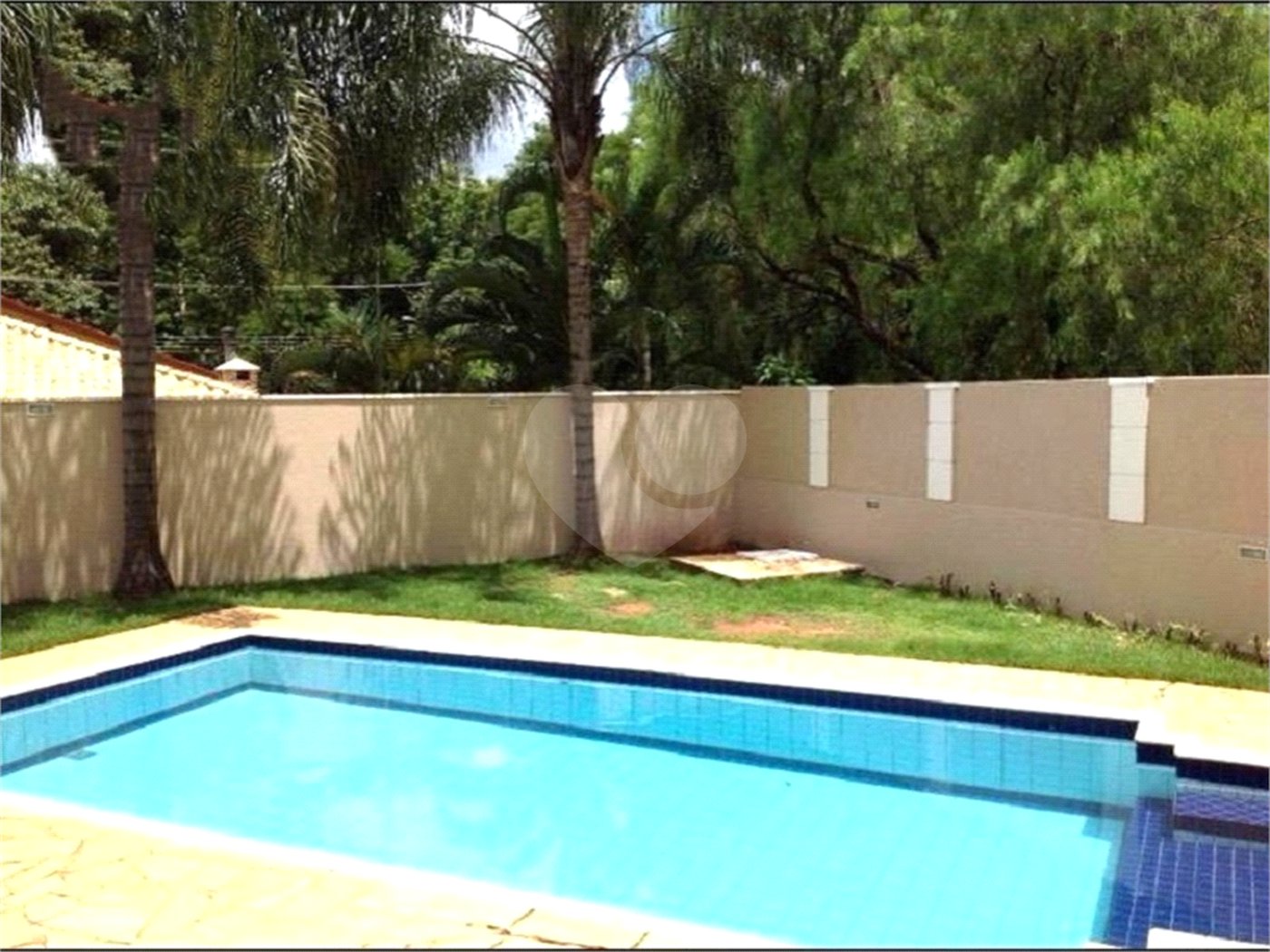 Casa à venda com 4 quartos, sendo 2 suítes, no condomínio Bosque de Grevilea, Vinhedo - SP