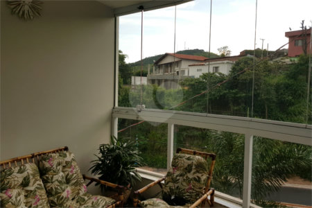 Apartamento à venda com 2 quartos, sendo 1 suíte,  no Centro, São Roque, SP