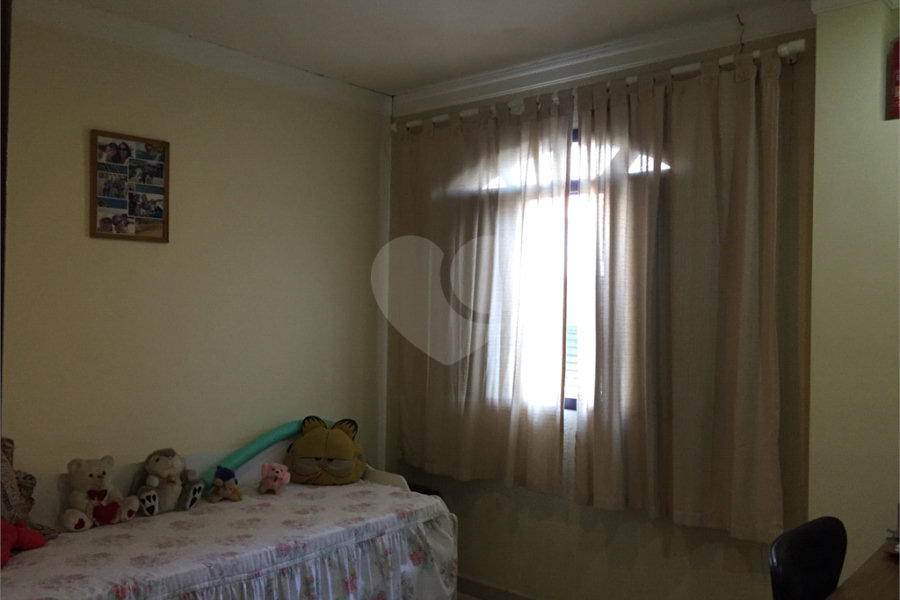 Sobrado à venda com 4 quartos, sendo 2 suítes, em Vila Nova Cachoeirinha, São Paulo, SP