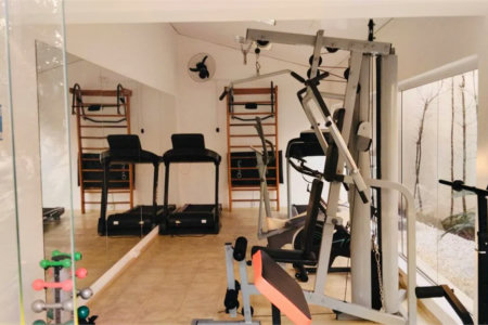 Casa à venda com 3 quartos, sendo 1 suíte, no condomínio Moradas do Horto, São Paulo - SP