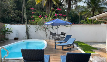 Casa à venda com 3 quartos, sendo 2 suítes,  em Maresias, São Sebastião, SP