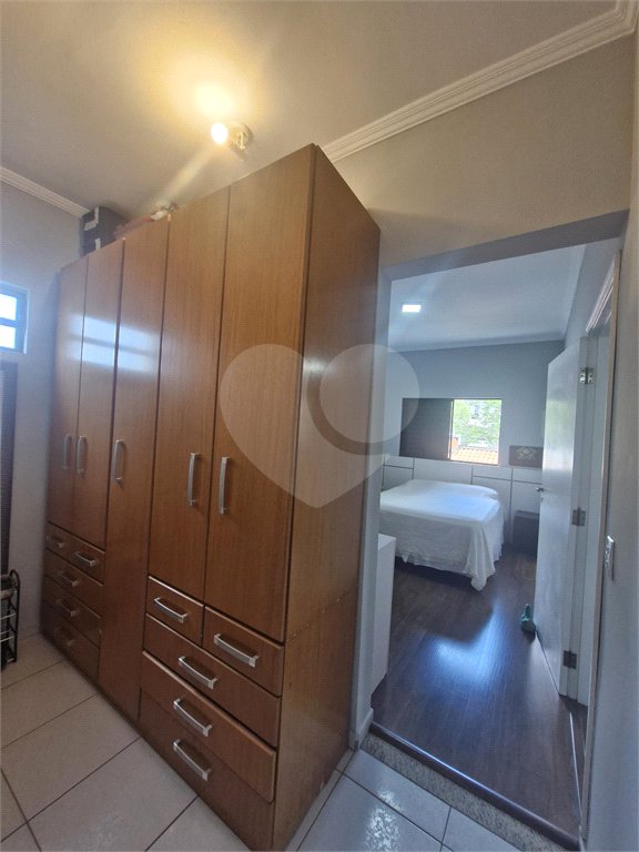 Casa à venda com 4 quartos, sendo 2 suítes, no condomínio Grape Village, Vinhedo - SP