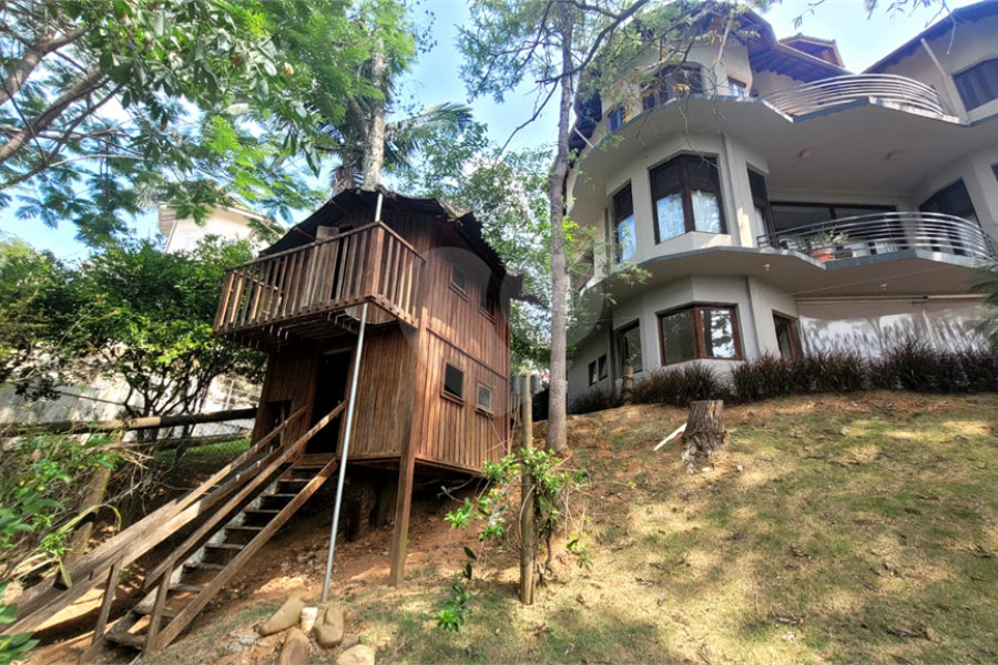 Casa à venda ou para alugar com 4 quartos, sendo 2 suítes, no condomínio Cantareira, Mairiporã - SP