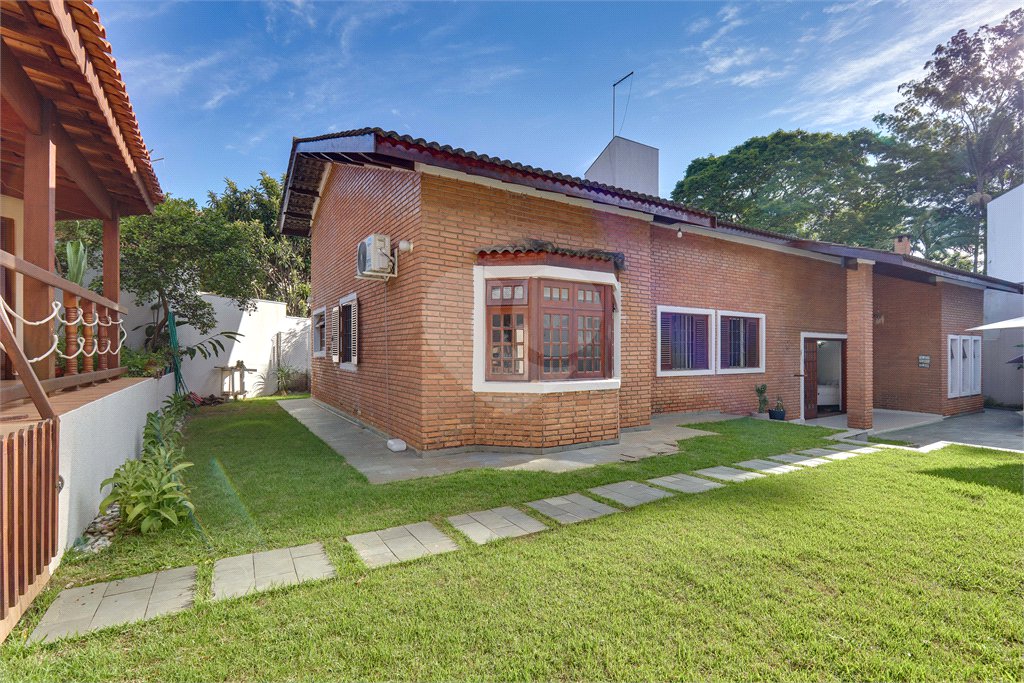 Casa Térrea à venda com 3 quartos, sendo 1 suíte, em Interlagos, São Paulo, SP