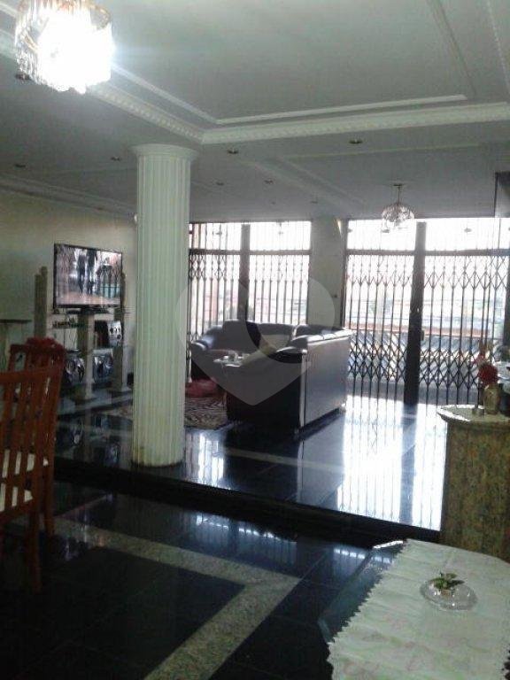 Sobrado à venda com 3 suítes em Vila Nivi, São Paulo, SP
