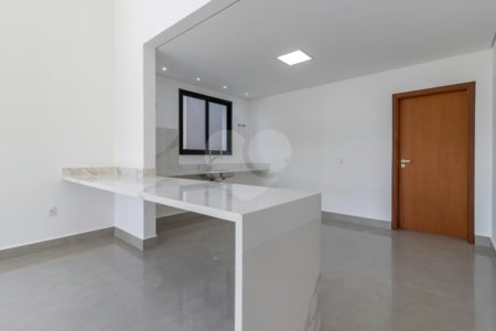 Casa à venda com 4 quartos, sendo 3 suítes, no condomínio Estância Marambaia, Vinhedo - SP