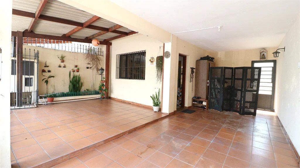 Sobrado à venda com 4 quartos, sendo 2 suítes, em Vila Romana, São Paulo, SP
