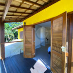 Casa à venda com 4 quartos, sendo 3 suítes, no condomínio Ipê Amarelo, Porto Seguro - BA