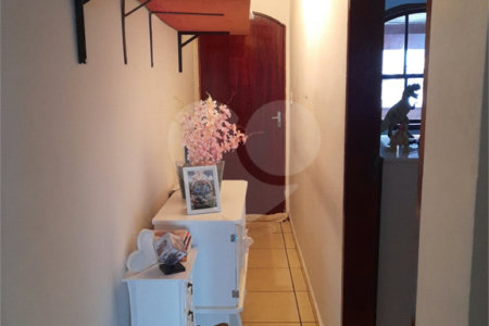 Casa à venda com 4 quartos, sendo 1 suíte, em Mogi Moderno, Mogi das Cruzes, SP