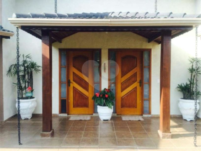 Sobrado à venda com 5 quartos, sendo 2 suítes,  em Seerra da Cantareira, Mairiporã, SP