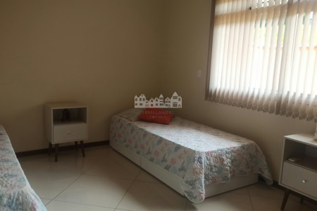 Casa à venda com 3 quartos, sendo 1 suíte, no condomínio Serra da Estrela, Atibaia - SP