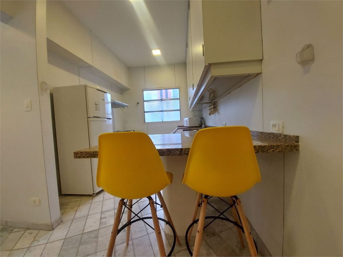 Apartamento com 4 dormitórios à venda, 120 m² por R$ 700.000,00 - Pitangueiras - Guarujá/SP