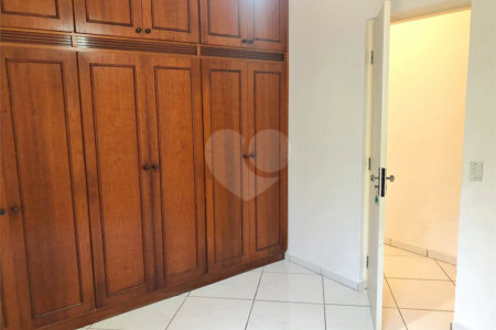 Casa à venda com 4 quartos, sendo 2 suítes, no condomínio Estância Marambaia, Vinhedo - SP