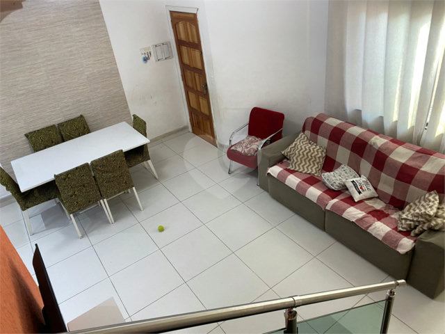 Casa à venda com 3 quartos, sendo 2 suítes,  no condomínio Ibarra, São Paulo - SP