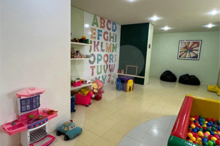 Apartamento à venda com 3 quartos, sendo 1 suíte,  em Parque Reboucas, São Paulo, SP