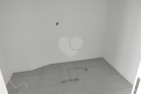 Sala Comercial na Prestigiada Alameda Lucas Nogueira Garcez