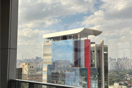Studio de Alto Padrão no Cobiçado JK Square, Itaim Bibi | 42m², 1 Vaga