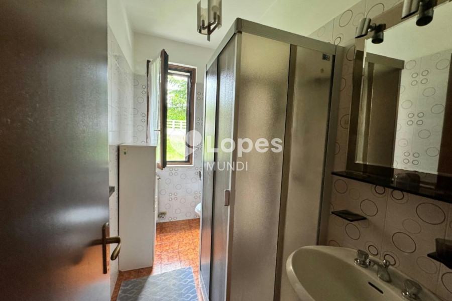 Casa multifamiliar à venda em Verona, Itália – 3 unidades e 12.000 m²