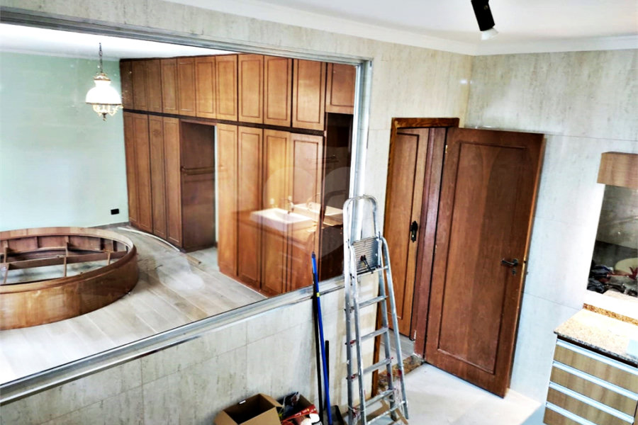 Sobrado à venda com 5 quartos, sendo 2 suítes, em Vila Nova Cachoeirinha, São Paulo, SP