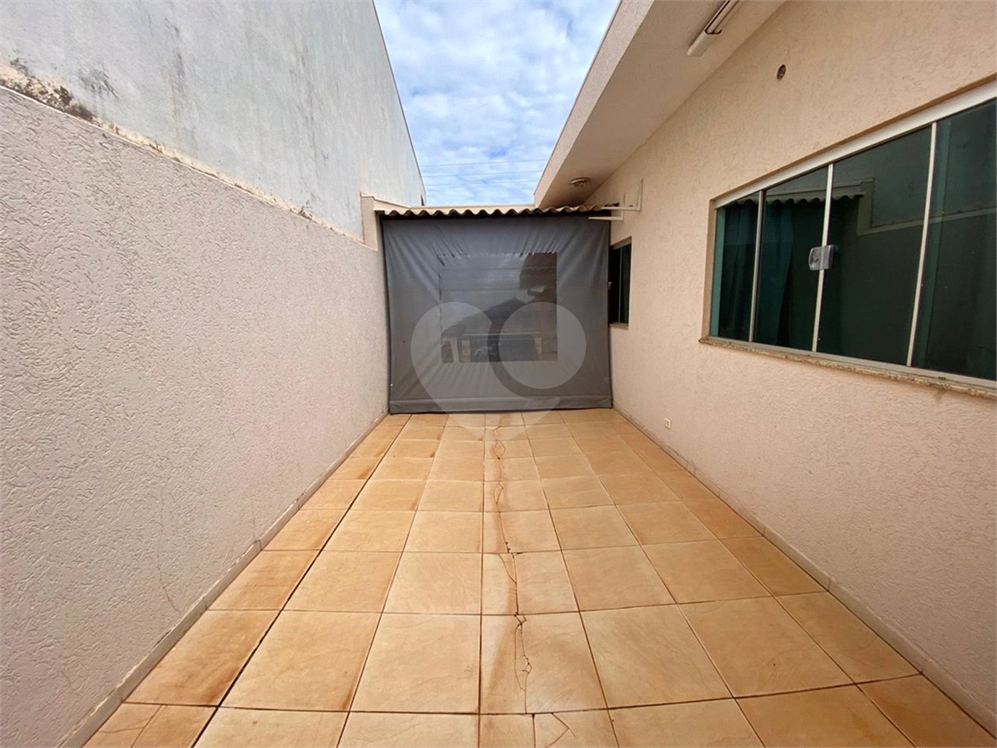 Casa à venda com 3 quartos, sendo 1 suíte,  em Jardim Jamaica, Ponta Porã, MS