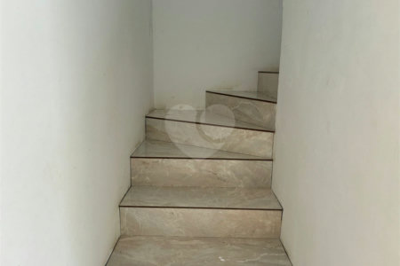 Sobrado à venda com 3 quartos em Jardim Petrópolis, Cotia, SP