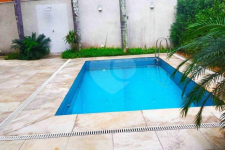 Sobrado à venda com 4 quartos, sendo 2 suítes, em Jardim Marajoara, São Paulo, SP