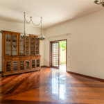 Casa à venda com 4 quartos, sendo 3 suítes,  no condomínio Vila das Flores, São Paulo - SP